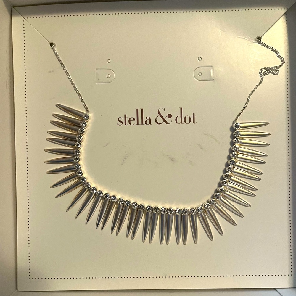 Stella and dot Renegade collier